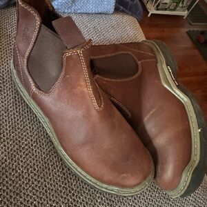 Wolverine Brown Leather Ankle Boots with Classic Design